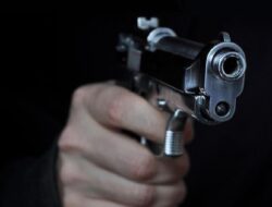 Viral Aksi Koboi Staf Panitera PN Depok Todong Pistol ke Warga