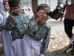 Muka-muka Sejahtera Belajar Astronomi di Sekolah