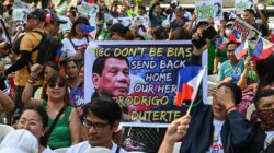 Puluhan Ribu Warga Filipina Aksi Massa Bebaskan Duterte