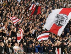 Manajer Keturunan Indonesia Selangkah Lagi Pegang Ajax Amsterdam