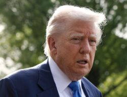 Anak Buah Trump Mundur Usai Geger Bocor Rencana AS Serang Houthi