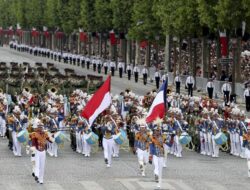TNI Unjuk Gigi di Bastille Day, ‘Maju Tak Gentar’ Bergema di Paris