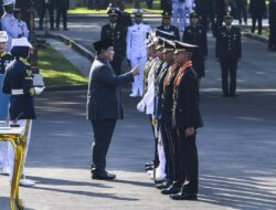 Pelantikan 2.000 Perwira Remaja TNI dan Polri di Istana