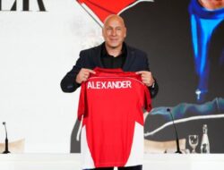 Alexander Zwiers, Istri Orang Indonesia dan Pernah Tinggal di Karawaci