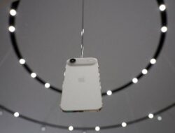 Sama-sama Tipis, Ini Beda iPhone Air dan Samsung Galaxy S25 Edge