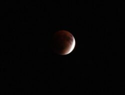 Penampakan Gerhana Bulan Total di Berbagai Belahan Dunia