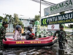 3 Hari Berlalu, Jalur Pantura Kaligawe Semarang Masih Dikepung Bencana Banjir