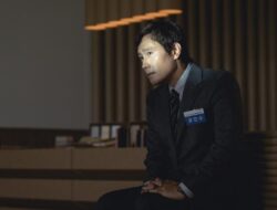 Sinopsis No Other Choice, Skenario Gila Lee Byung-hun Demi Dapat Kerja