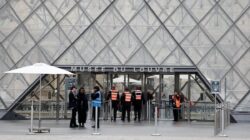 2 Pencuri Museum Louvre Ditangkap di Bandara, Ingin Kabur ke Aljazair