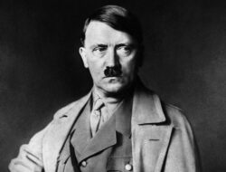 Analisis DNA Ungkap Hitler Diduga Punya Mikropenis dan Satu Testis
