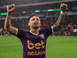 Tim Dean James dan Calvin Verdonk Tumbang