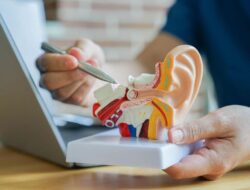 Keluarkan Kotoran Telinga Dengan 5 Tips Mudah dan Unggul tinggi Ini