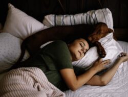 Tidur Dengan Kondisi Gelap Ternyata Bagus Buat Jantung