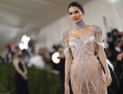 Kendall Jenner Kedapatan Jalan Bareng Pengusaha Aroma