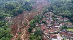Detik-detik Longsor di Arjasari Bandung: Hujan Lebat, Tebing Runtuh