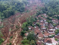 Detik-detik Longsor di Arjasari Bandung: Hujan Lebat, Tebing Runtuh