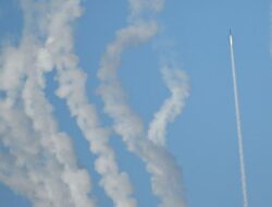 Penampakan Roket China Berterbangan di Dekat Wilayah Taiwan