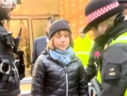 Greta Thunberg Ditahan Polisi saat Unjuk Rasa Palestina di London