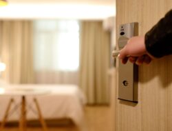 Tamu Hotel Sangat dianjurkan Hindari Kamar Nomor Berakhiran 01, Kenapa?