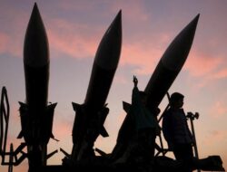 Adu Senjata Iran vs AS yang Baru saja di Ambang Konflik Bersenjata