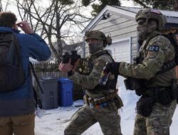 Terlibat Adu Jotos, Petugas ICE Tembak WN Venezuela di Minneapolis AS