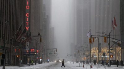 Badai Salju Dahsyat Hantam AS, Suhu Anjlok di Bawah Titik Beku